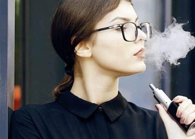 Il vapore passivo della sigaretta elettronica fa male? 