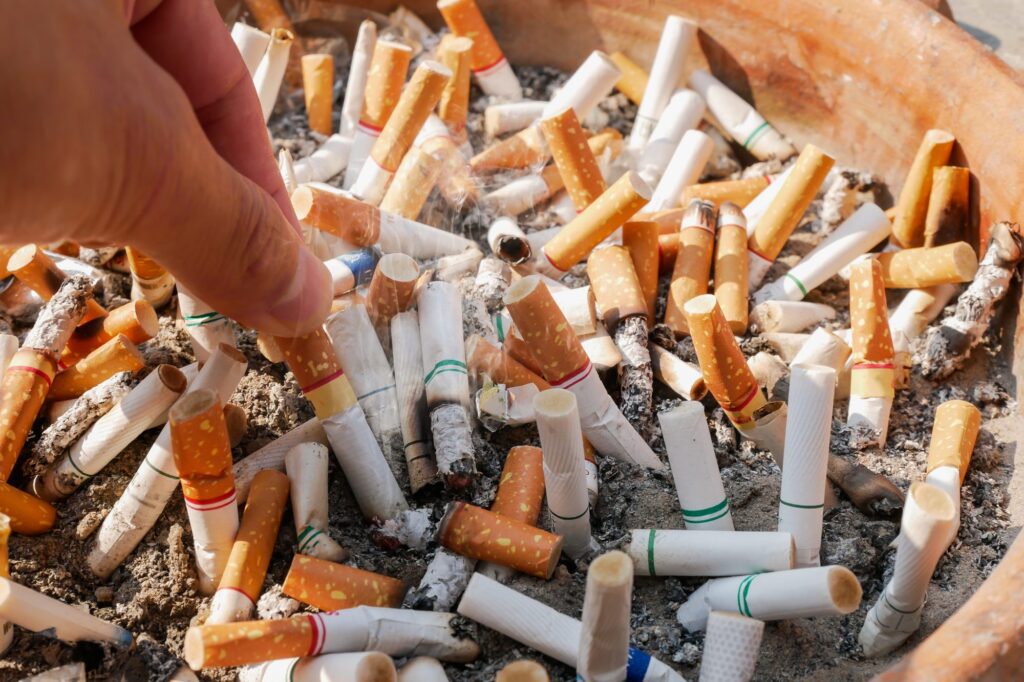 quanto inquinano i mozziconi di sigaretta
